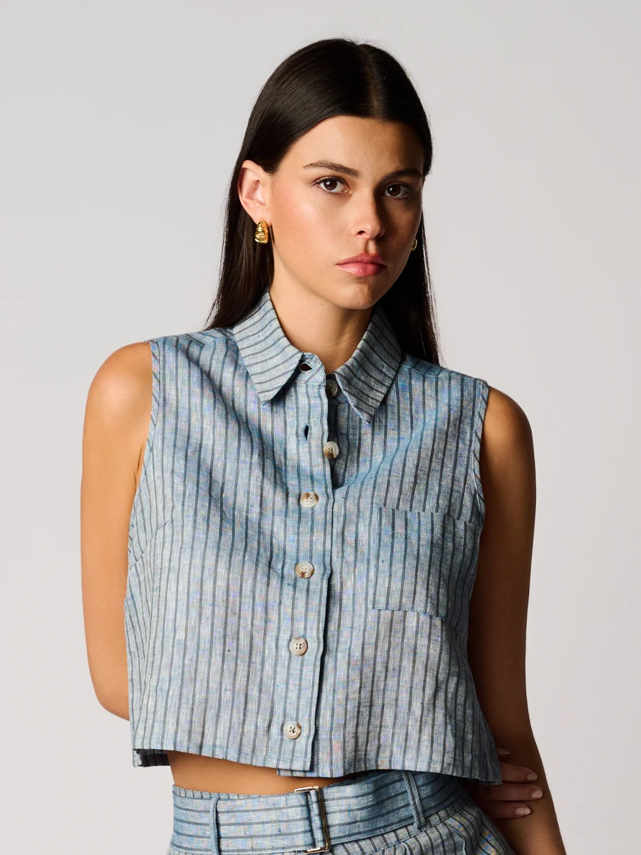 Hevron Katja Top, 100% linen stripe, sleeveless, cropped, slightly fitted shape with a crisp fold collar, button down shirt, women's clothing