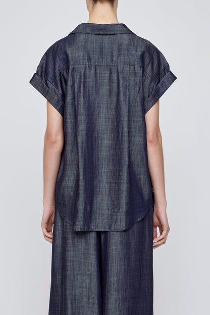 MV Basic Denim Shirt, denim top, designed with a subtle sheen, patch pockets at the chest, and soft ruching at the sleeves, women's clothing