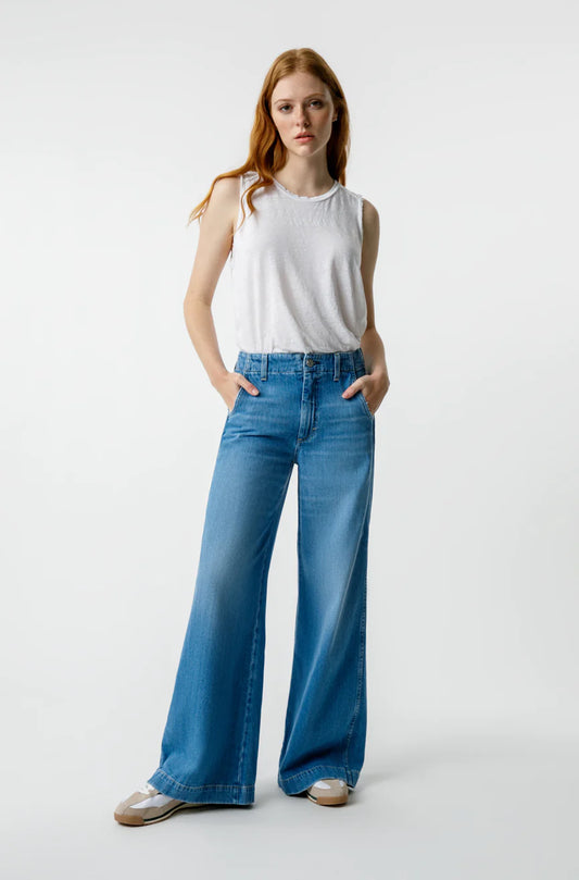 AMO Edith Wide Leg Trouser, low-rise, slouchy denim, trouser-style jeans, super wide leg denim, women's clothing