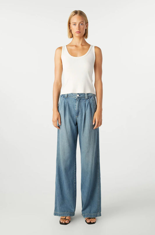 AMO Matilda Trouser, mid rise, loose fitting, trouser-style jeans with a wide leg, denim pants, trousers, women's clothing