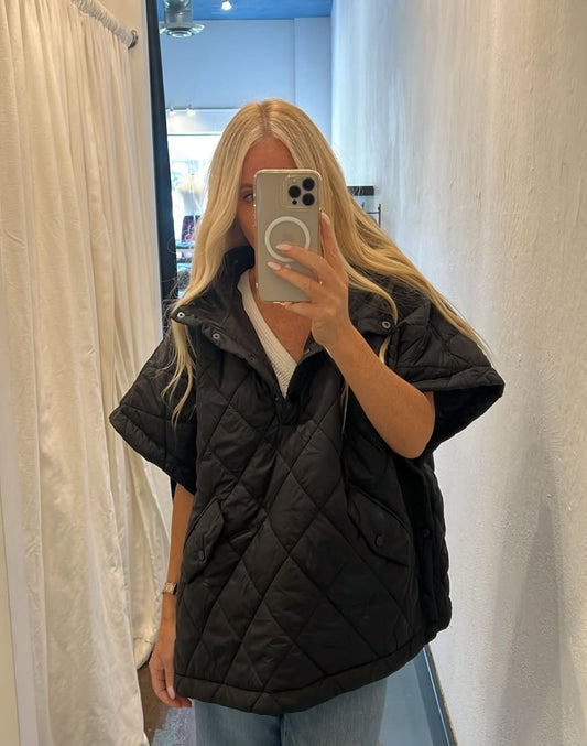 Dèluc Otis Puffer Poncho, poncho, outerwear, Hooded quilted poncho, women's clothing