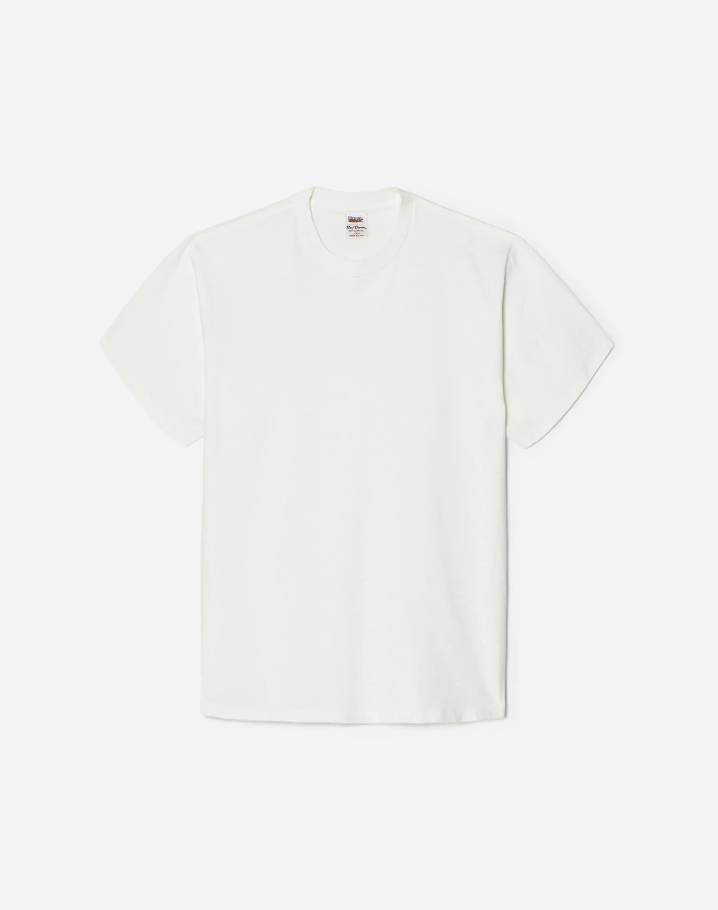 RE/DONE Loose Tee in Old White is our iteration of the 1990s Hames t-shirt, featuring a boxy and oversized silhouette women's clothing