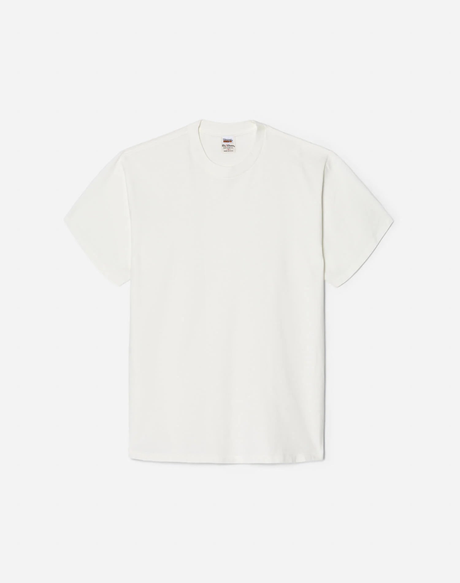 RE/DONE Loose Tee in Old White is our iteration of the 1990s Hames t-shirt, featuring a boxy and oversized silhouette women's clothing