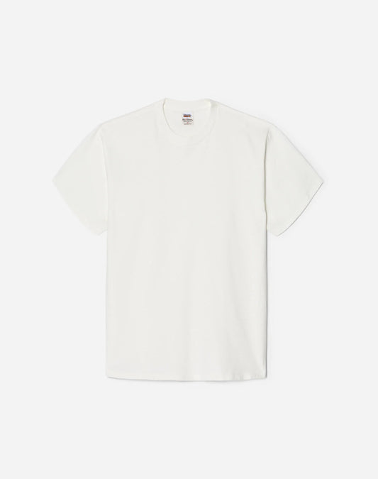 RE/DONE Loose Tee in Old White is our iteration of the 1990s Hames t-shirt, featuring a boxy and oversized silhouette women's clothing