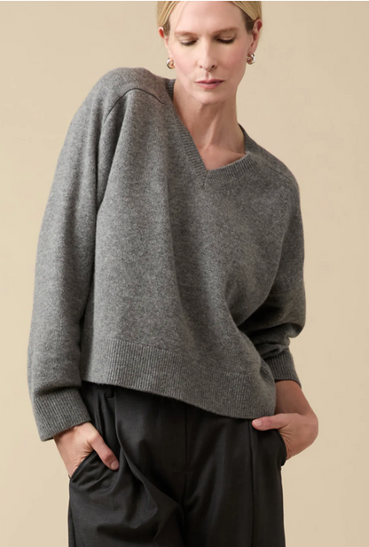 soldout.nyc The Cashmere V-Neck, v-neck sweater, cashmere sweater, sweater, women's clothing